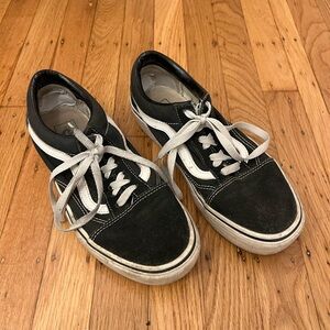 Classic Platform Vans - Black and White Lace-Up Sneakers